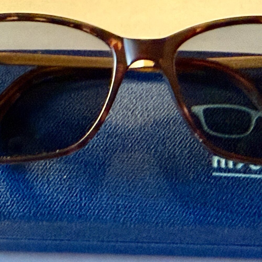 Vivid Women’s Fashionable Sunglasses